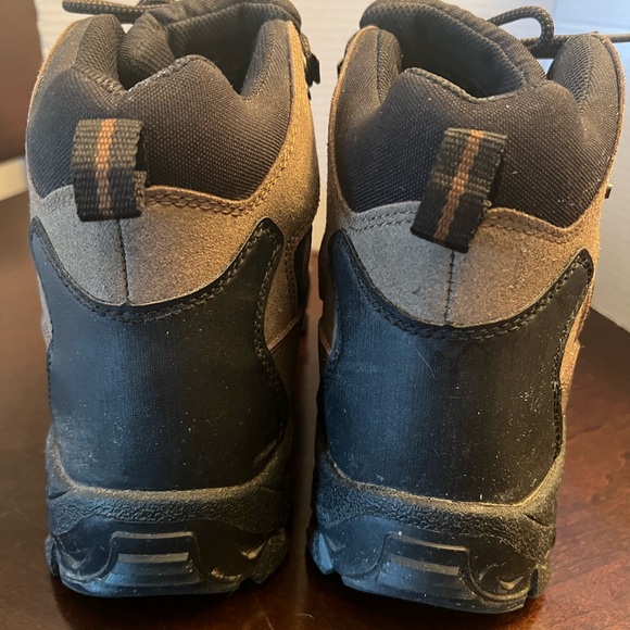 Wolverine Leather suede, waterproof boots, Brown Size 10 Med. GREAT Condition - Picture 4 of 15